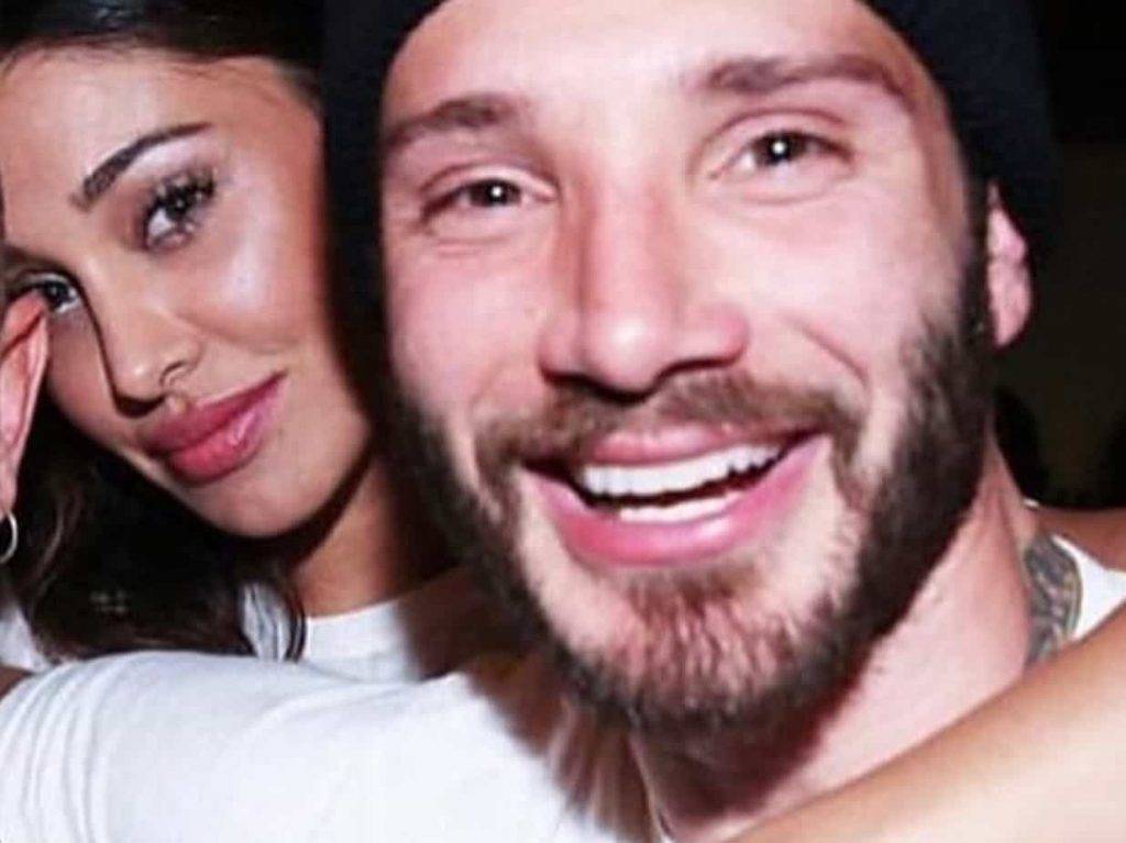 Stefano De Martino E Belen Rodriguez Innamorati In Giro Per Sanremo 