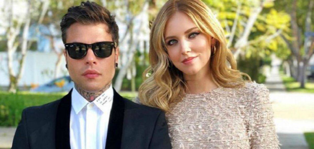 Chiara Ferragni beccata a baciare un altro, sorpresa dai paparazzi: la dura reazione di Fedez