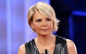 Per pagare le multe, Maria De Filippi costretta a rubare in casa