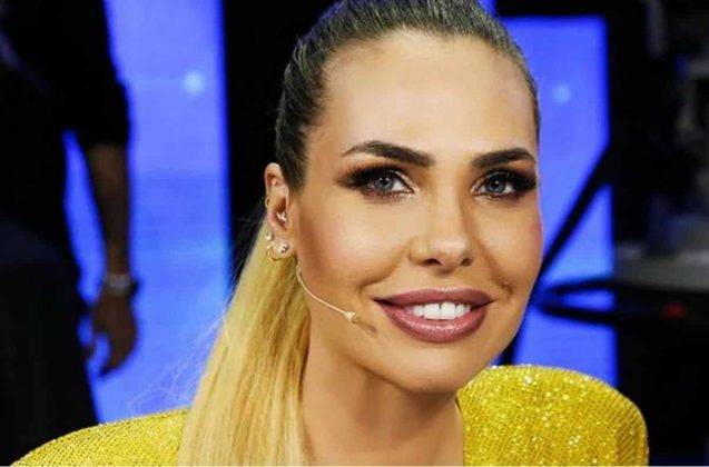 Ilary Blasi Ritocchino Al Lato B? L'indiscrezione Su Oggi