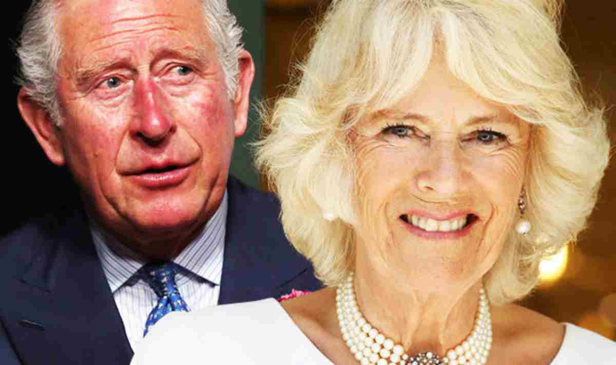 Camilla e la sua ossessione, Carlo costretta ad addeconfarla