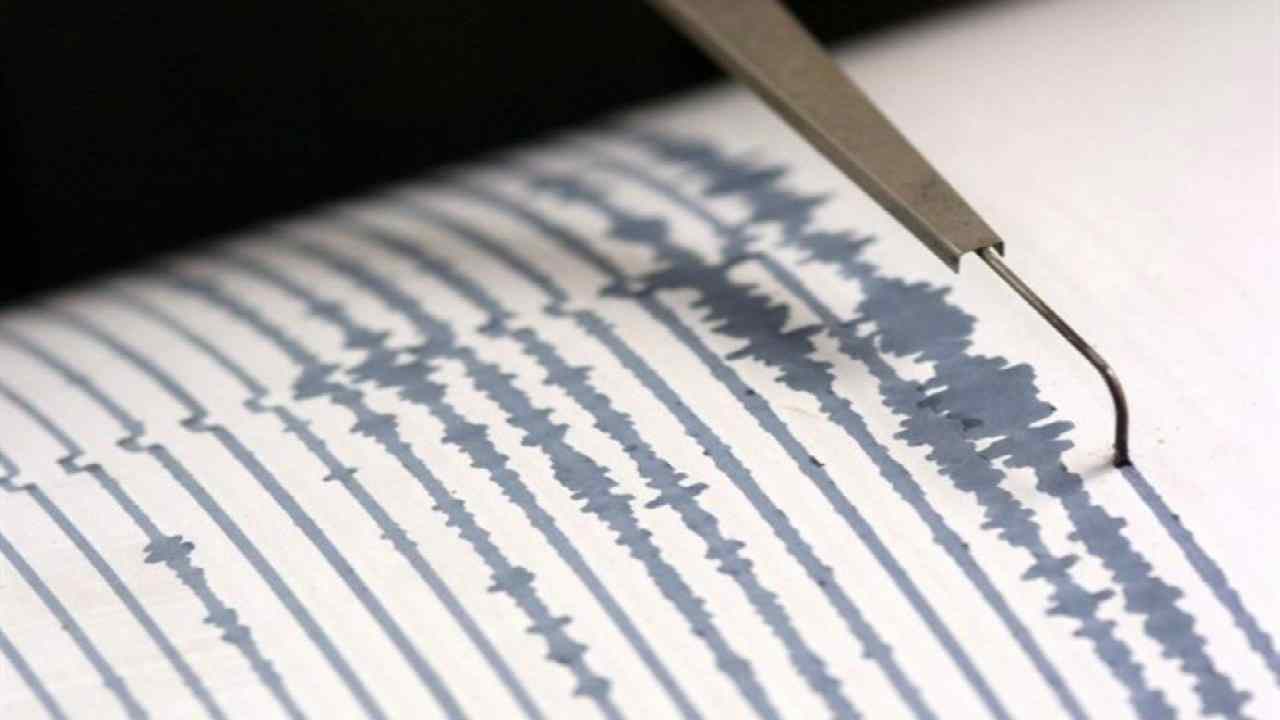 Terremoto, la terra trema tra la Sicilia e la Calabria: paura e disagi