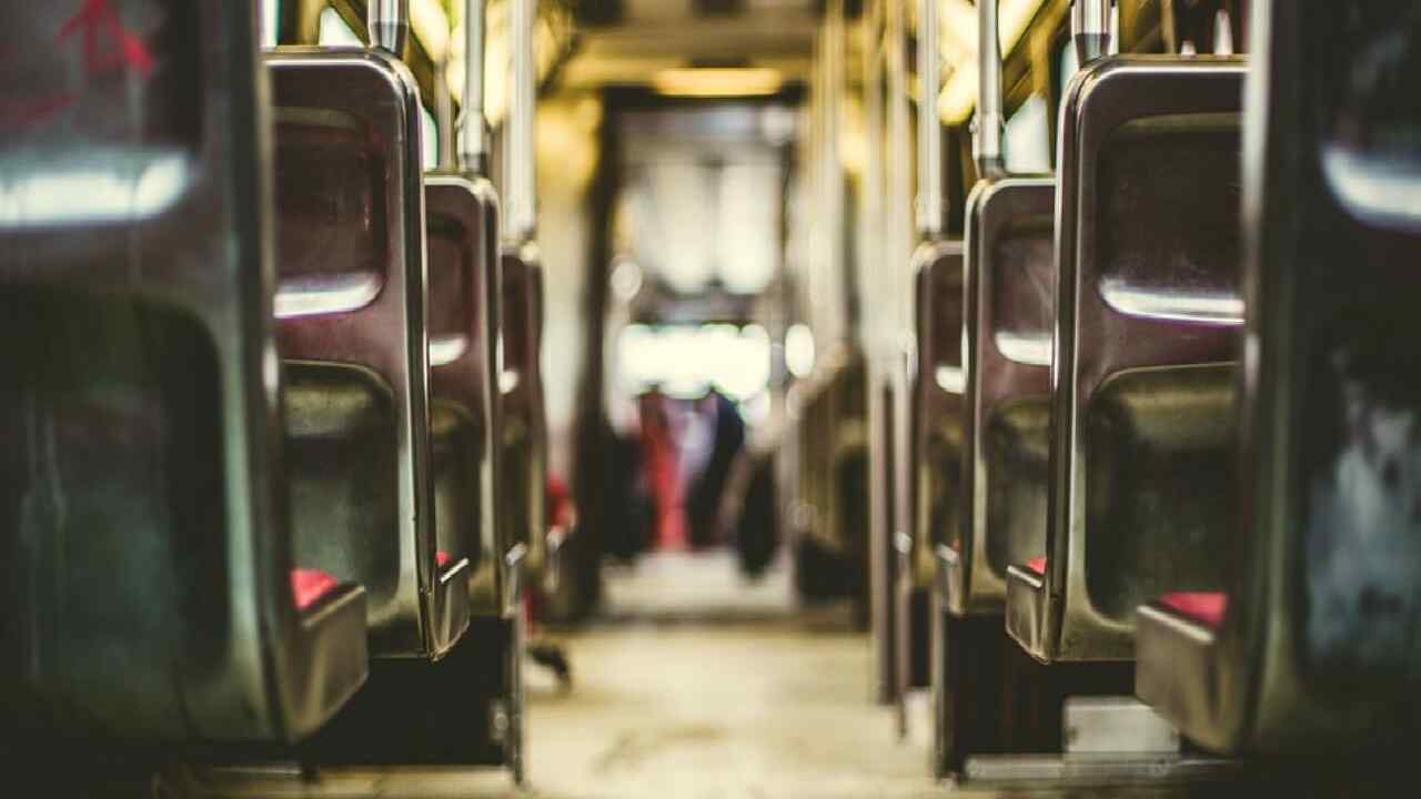 Trasporti pubblici, il cambiamento dal 4 maggio: code, attese e posti dimezzati