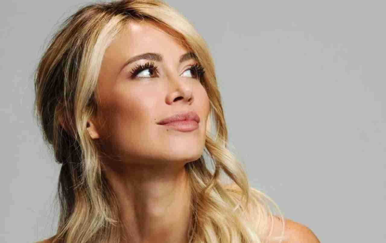 Diletta Leotta sotto la felpa nulla