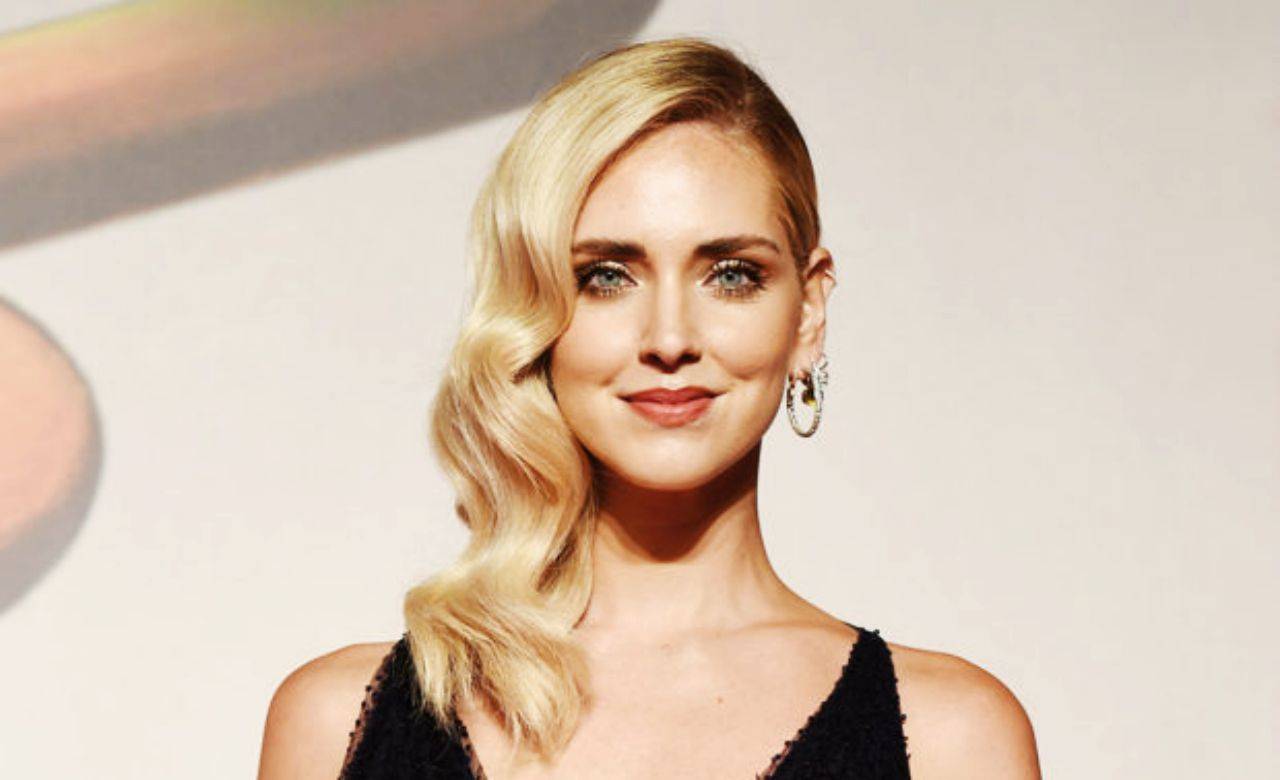 Chiara Ferragni, il seno in bella vista