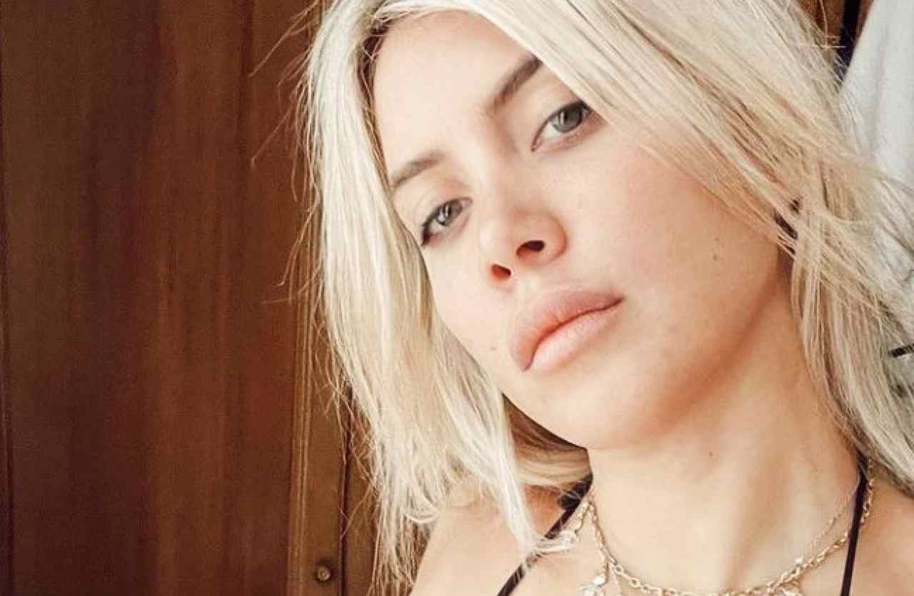 Wanda Nara pisolino bollente