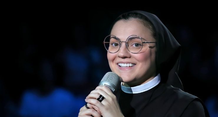 Suor Cristina sorridente